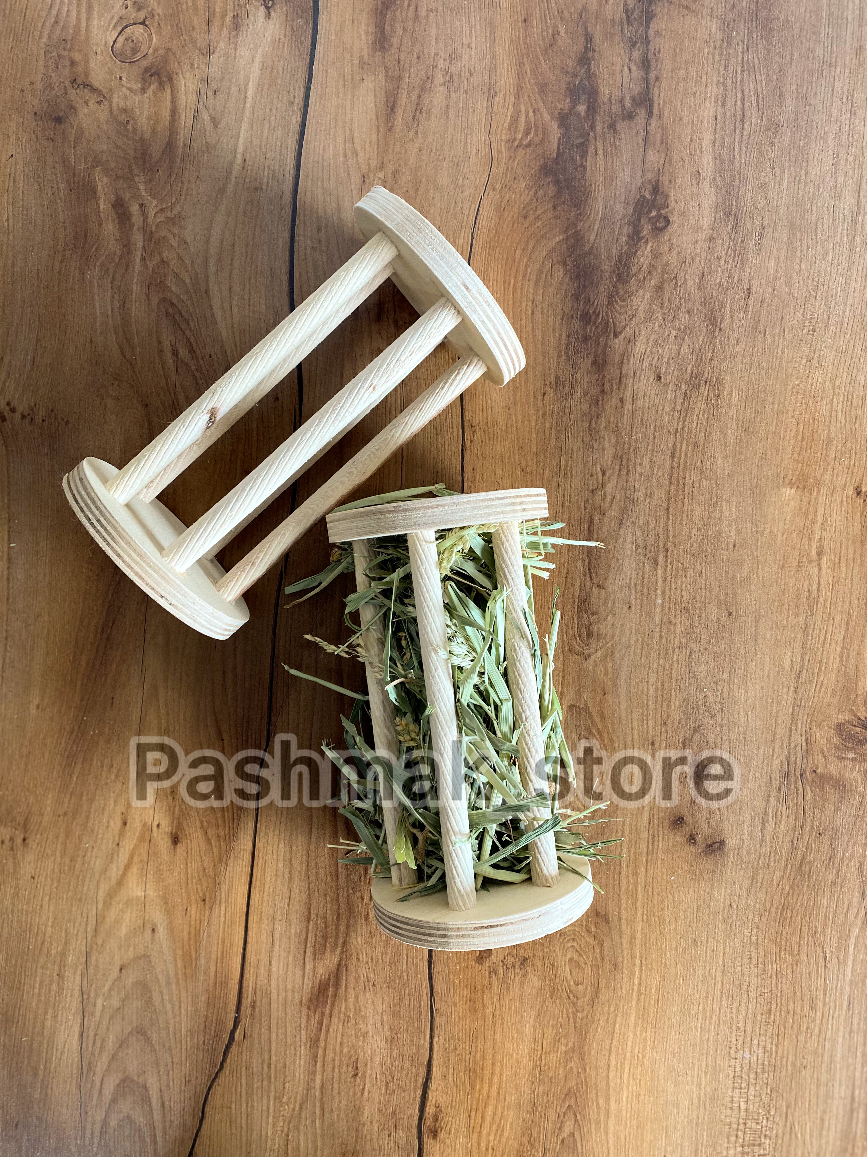 اسباب بازی خرگوش مدل غلتک علوفه چوبی کوچک