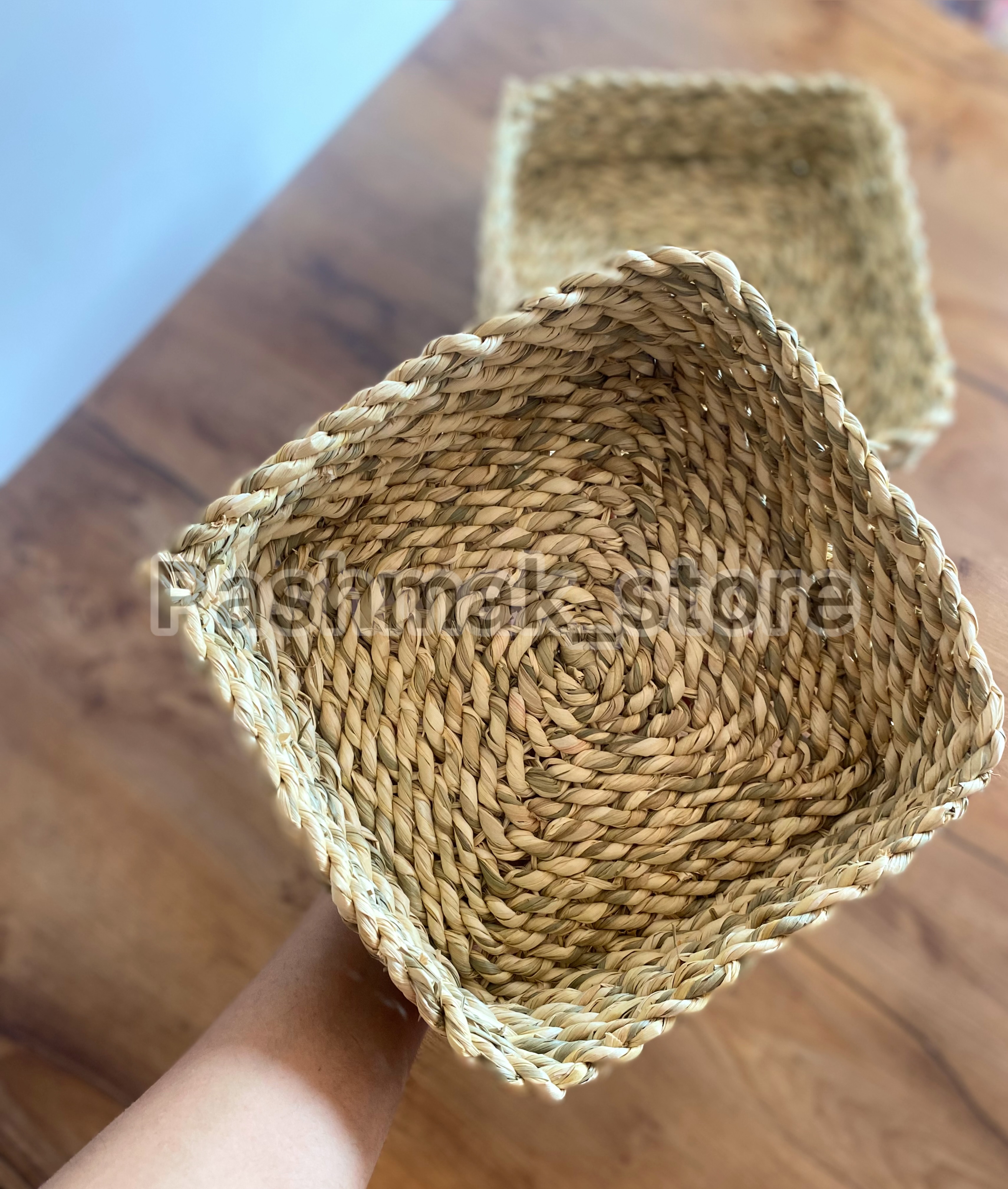 ظرف غذای خرگوش مدل سبد ۲۰ سانتی مربع حصیری